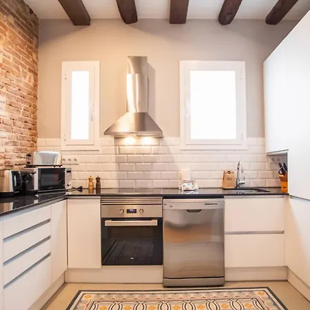 44mal1084- Bright 2br Barcelona