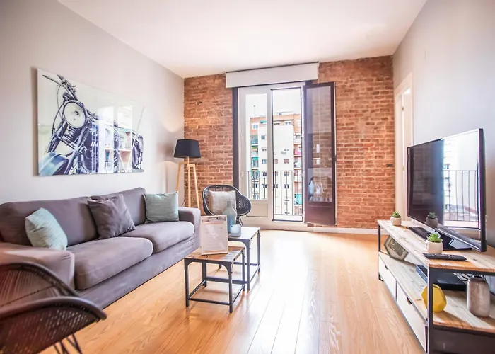 44mal1084- Bright 2br
