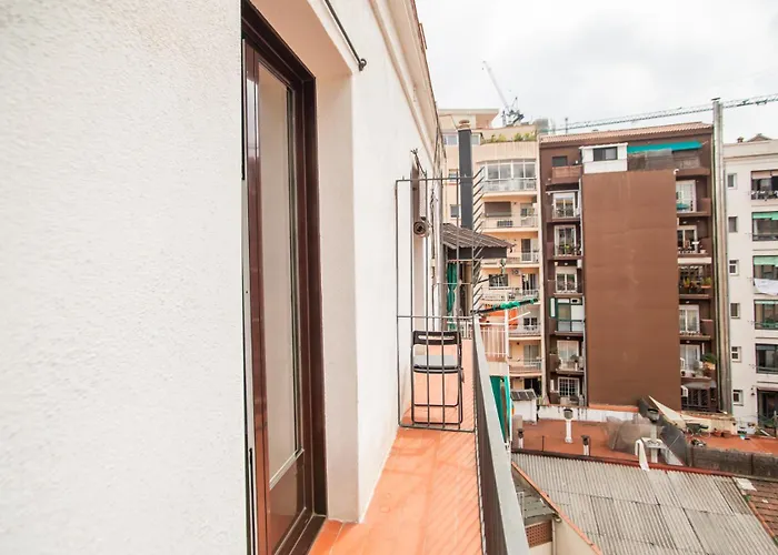 شقة 44mal1084- Bright 2br برشلونة