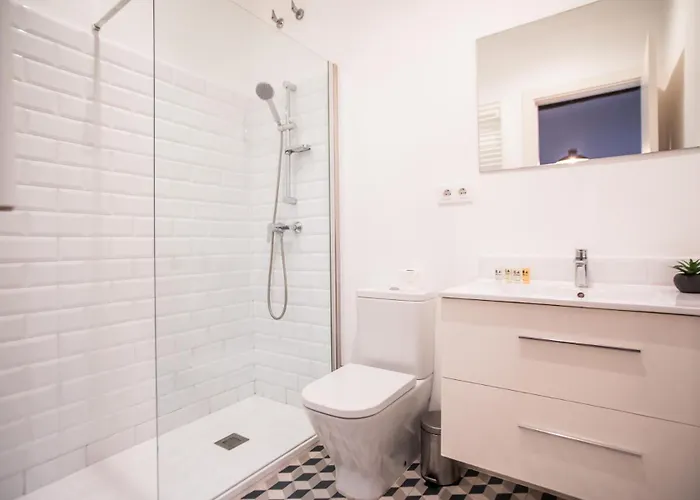 44mal1084- Bright 2br *
