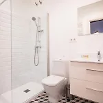 44mal1084- Bright 2br *